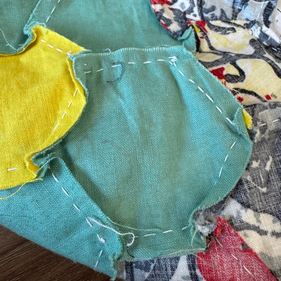 Vintage Grandmother's Flower Garden Quilt Top: Hand Sewn Project Piece 74" x 67" - Picture 10 of 11